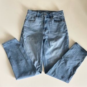 American Eagle stretch light wash denim jeans